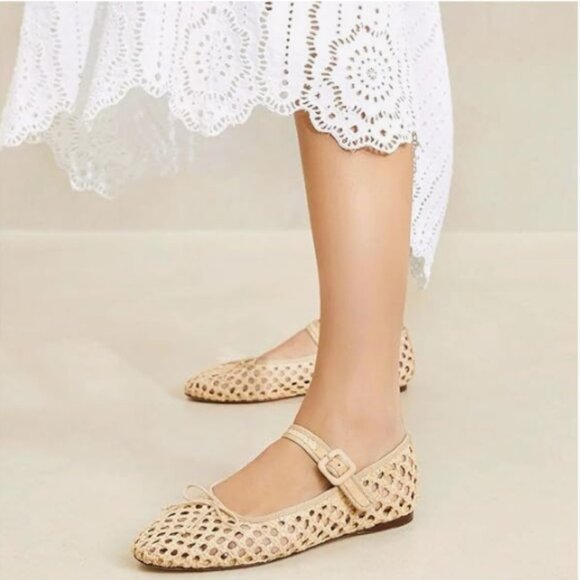 Elegant Beige Women's Flats - Picture 1 of 8
